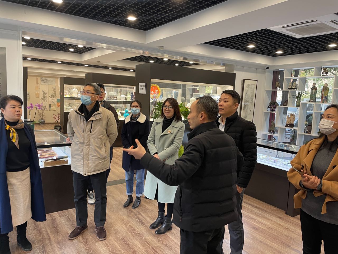 1612928936662677.jpg share2.jpg